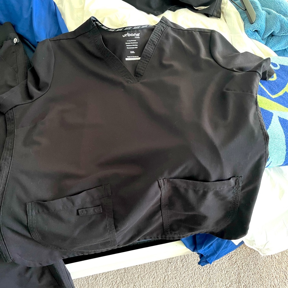 Scrub set